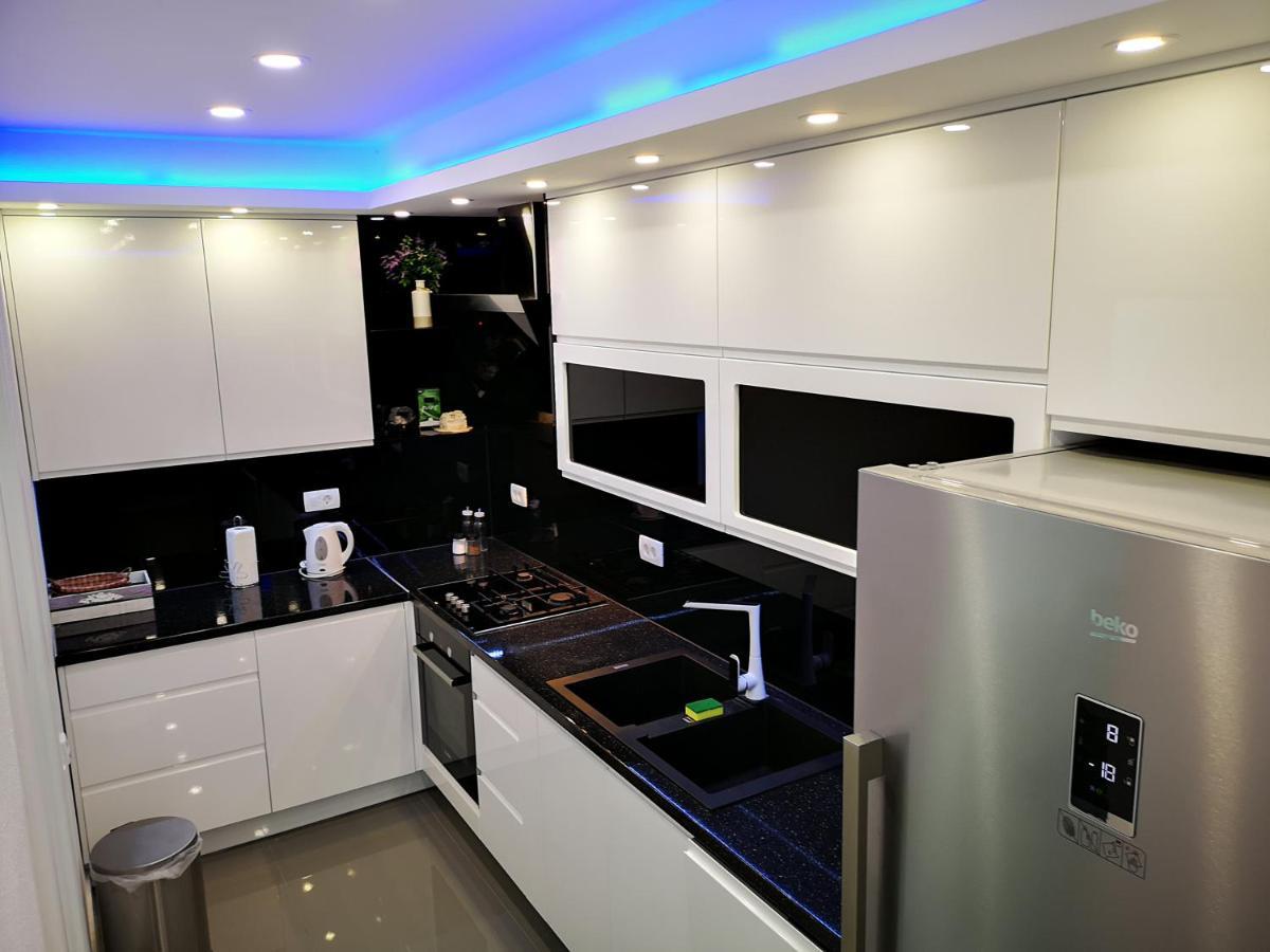 Deluxe Apartment F & M Tucepi Luaran gambar