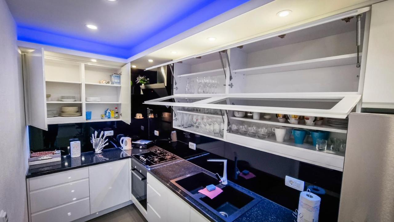 Deluxe Apartment F & M Tucepi Luaran gambar
