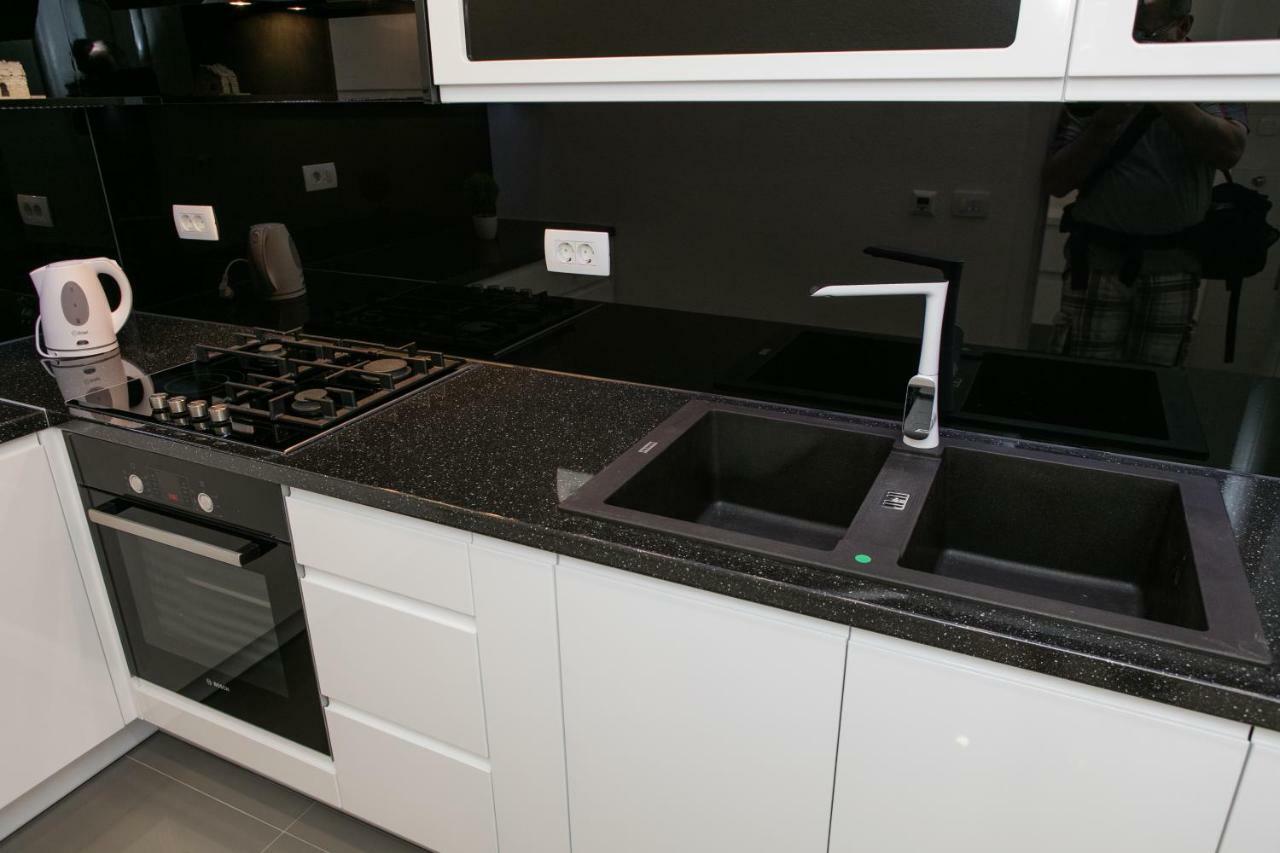 Deluxe Apartment F & M Tucepi Luaran gambar