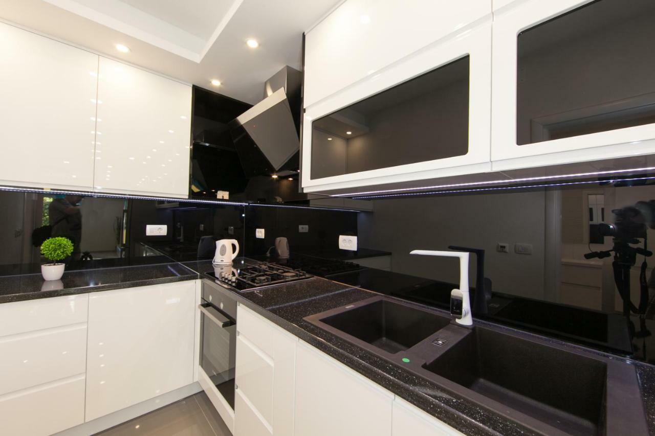 Deluxe Apartment F & M Tucepi Luaran gambar